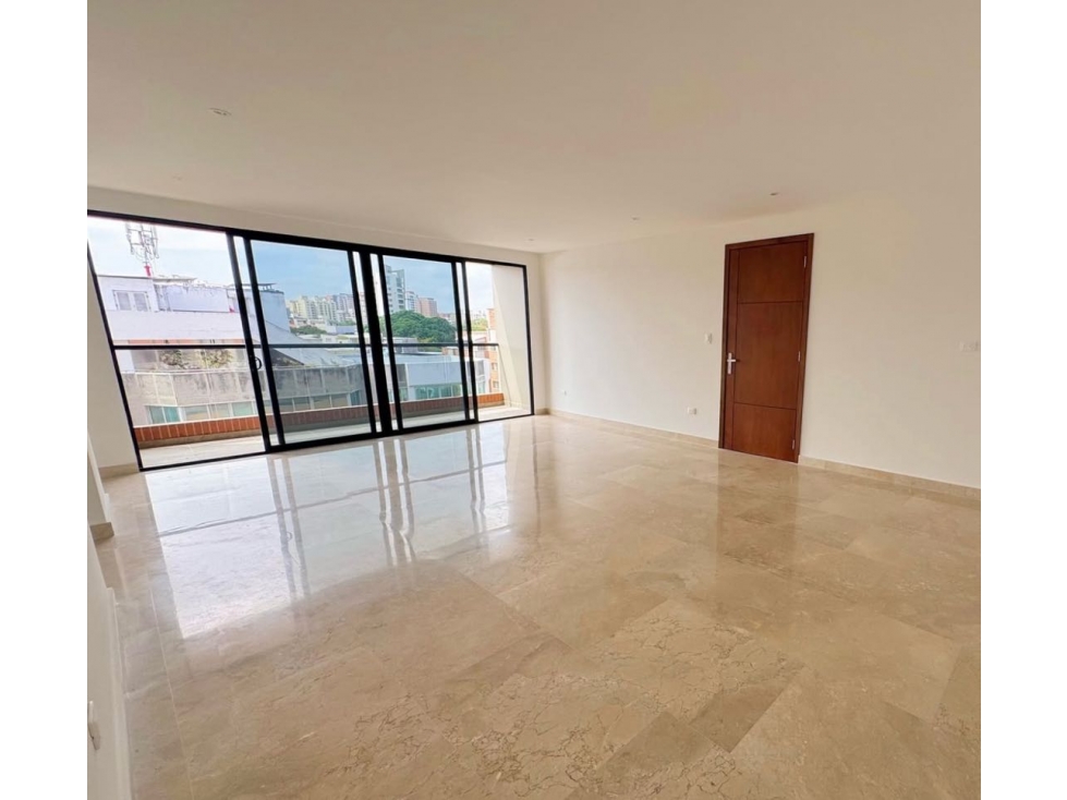 Espectacular apartamento en venta, sector Riomar. -Para estrenar!