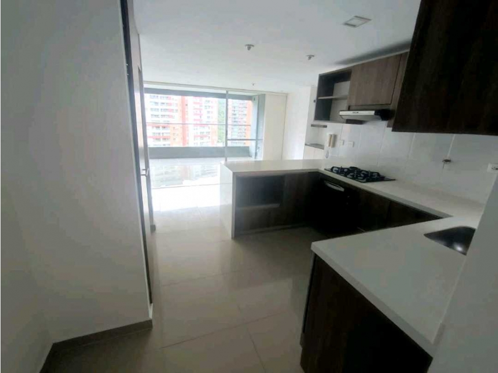 Espectacular Apartamento en zona de alta valorizacion'loma de san jose — foto 3