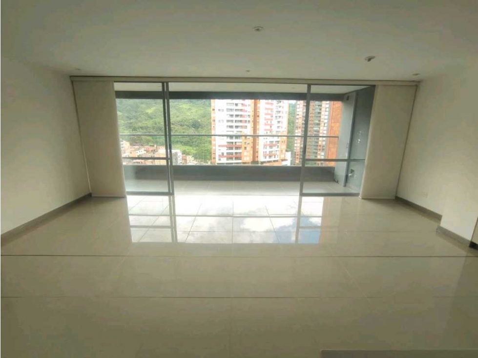 Espectacular Apartamento en zona de alta valorizacion'loma de san jose — foto 5