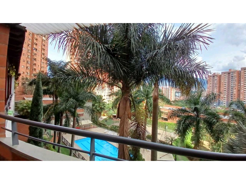 Espectacular apartamento loma de los bernal con 2 balcones y terraza