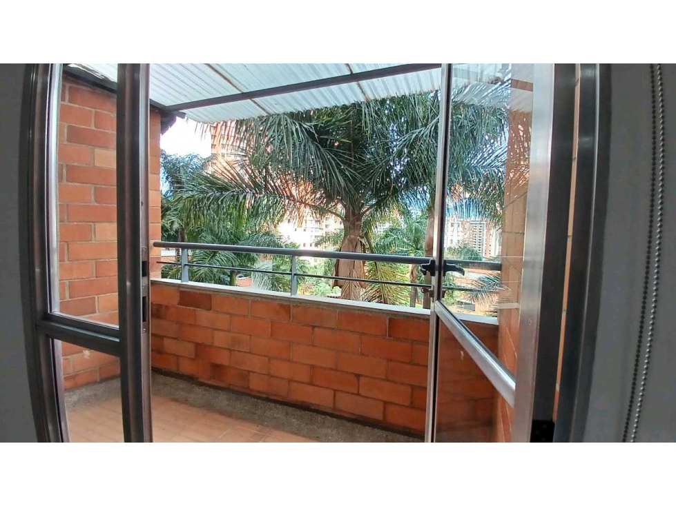 Espectacular apartamento loma de los bernal con 2 balcones y terraza — foto 2