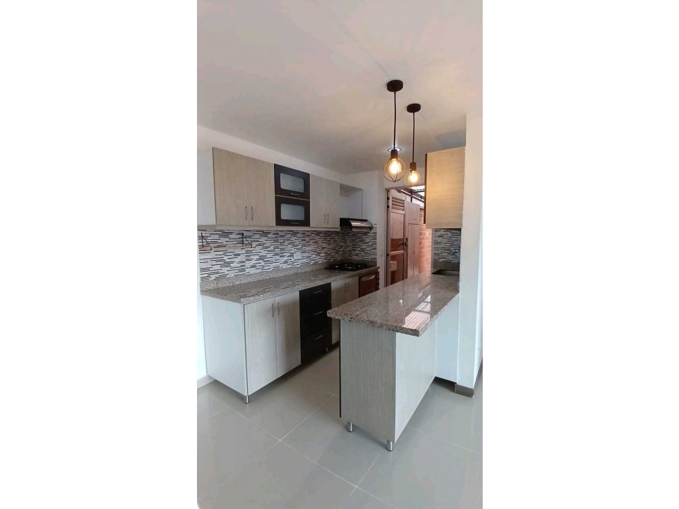 Espectacular apartamento loma de los bernal con 2 balcones y terraza — foto 3