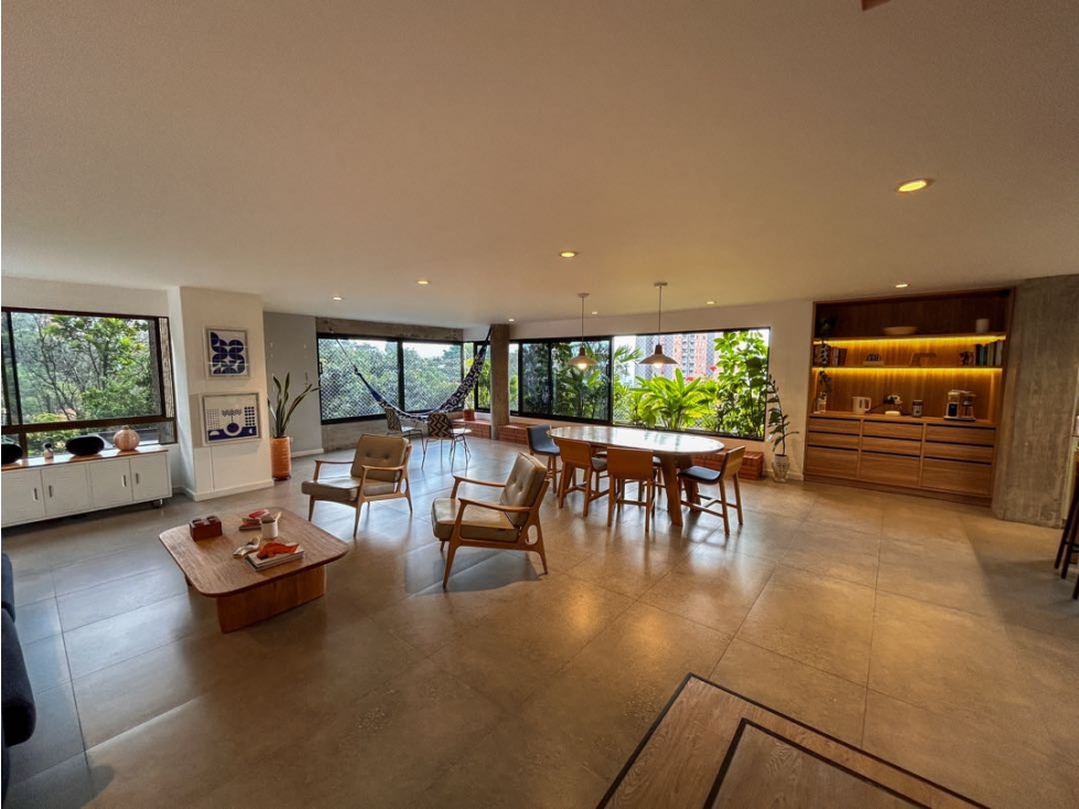 ESPECTACULAR APARTAMENTO REMODELADO CERCA AL TESORO — foto 2
