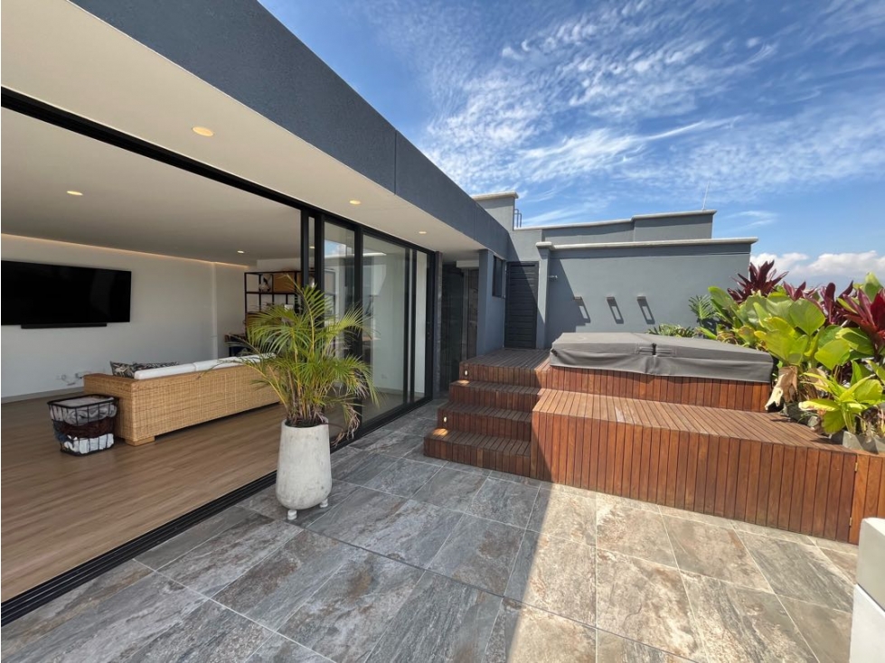 APARTAMENTO DUPLEX CON TERRAZA Y JACUZZI EN ENVIGADO/LOS MESA/ 291MT2