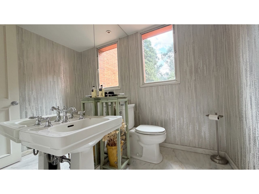 DIVINO CON VISTA CIUDAD Y RODEADO DE MONTAÑA EN CHICO ALTO ~ 310 M2 — foto 5