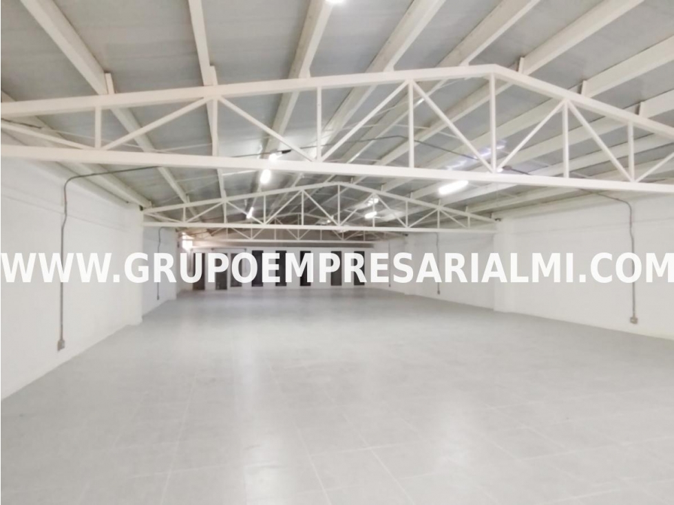 ESPECTACULAR BODEGA EN ARRIENDO - SECTOR LAURELES COD: 31421