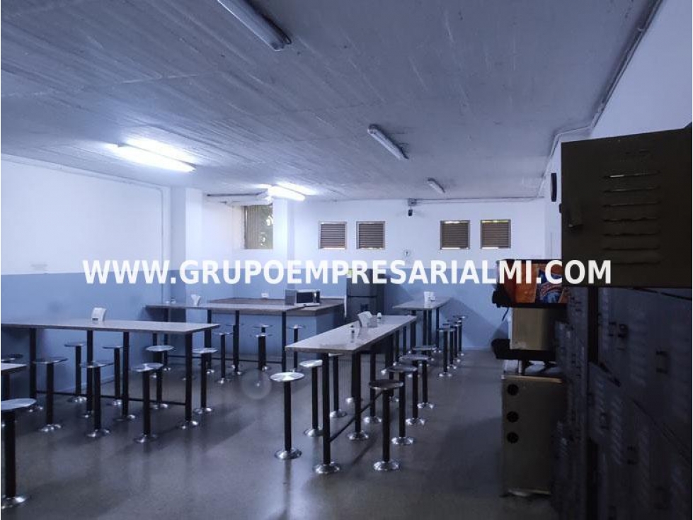 ESPECTACULAR BODEGA EN ARRIENDO - SECTOR LOS ALCÁZARES COD: 32584 - 5