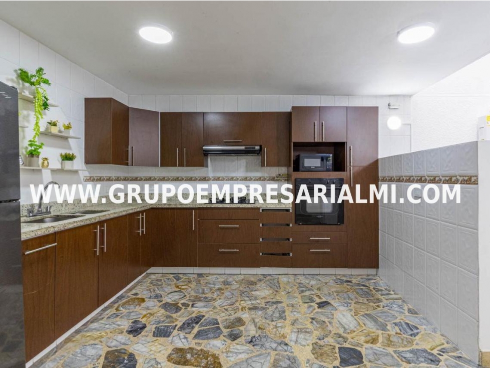 ESPECTACULAR CASA BIFAMILIAR EN VENTA - SECTOR ESTADIO COD: 29860 — foto 2