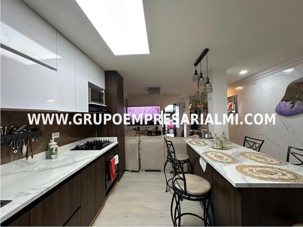 ESPECTACULAR CASA BIFAMILIAR EN VENTA - SECTOR LA GLORIA COD: 32335 — foto 4