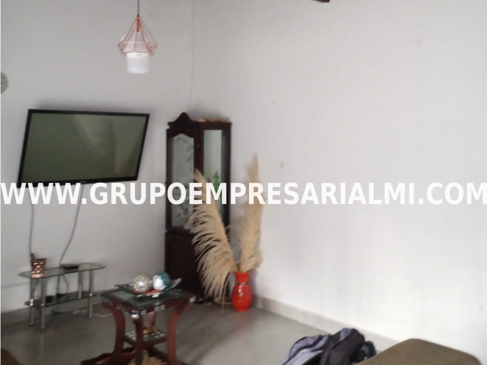 ESPECTACULAR CASA BIFAMILIAR EN VENTA - SECTOR SAN JOAQUÍN COD: 33307 — foto 2
