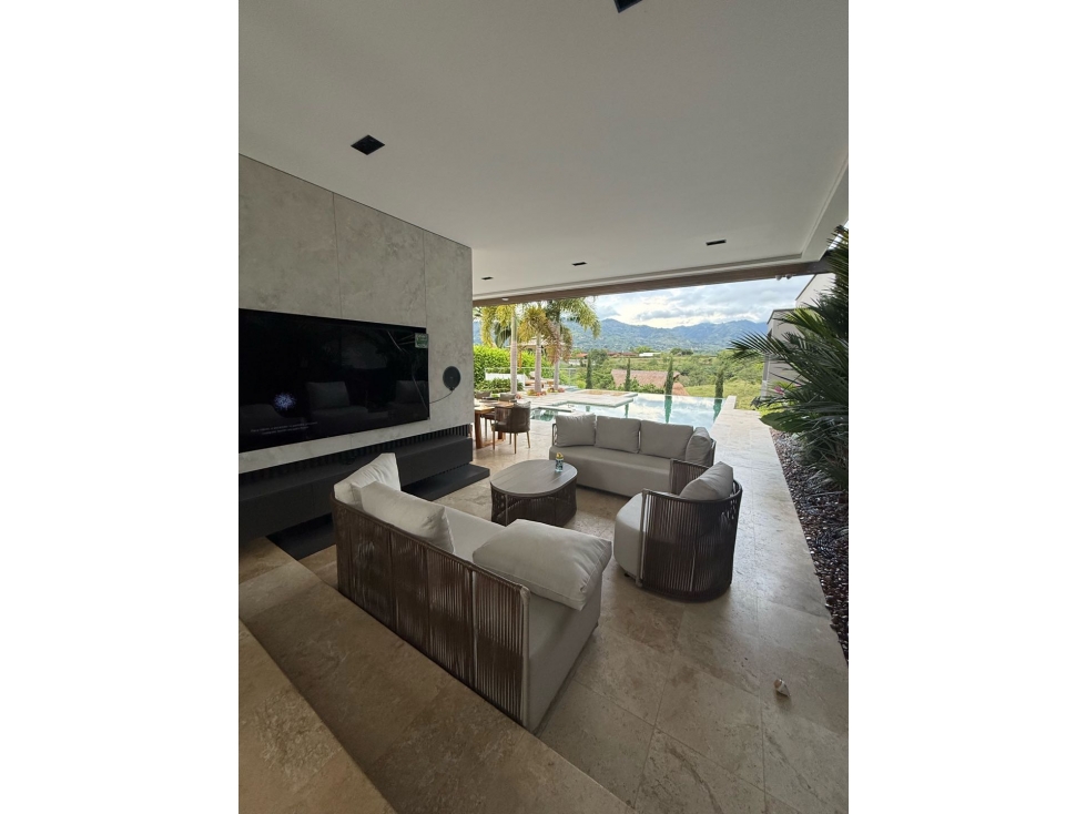 ESPECTACULAR CASA CAMPESTRE EN COMBIA — foto 2
