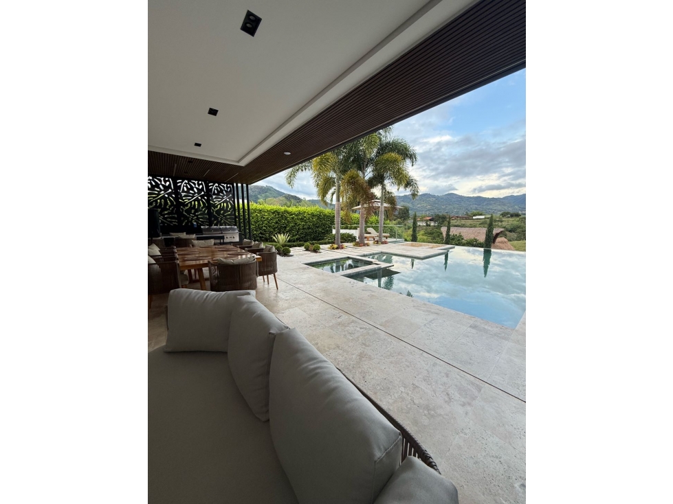 ESPECTACULAR CASA CAMPESTRE EN COMBIA — foto 3