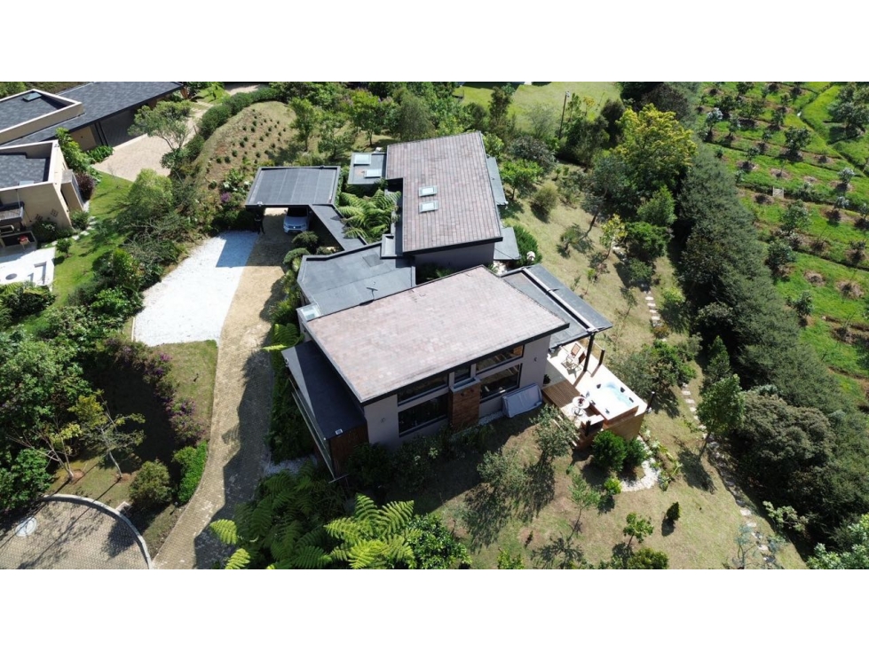 Espectacular casa campestre en parcelación vía La Ceja San Antonio — foto 2