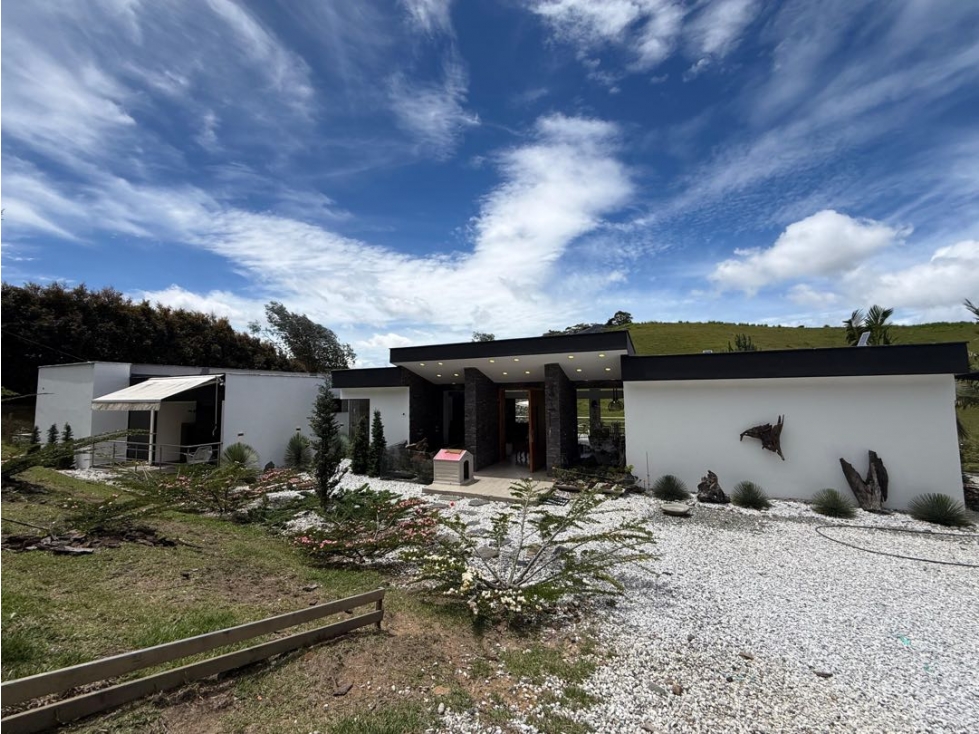 Espectacular casa campestre en venta el Carmen vía Canadá