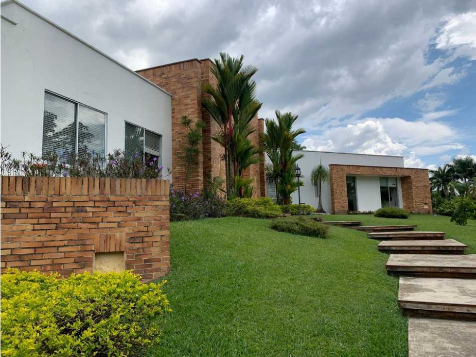 Espectacular casa campestre para la venta cerca al aeropuerto