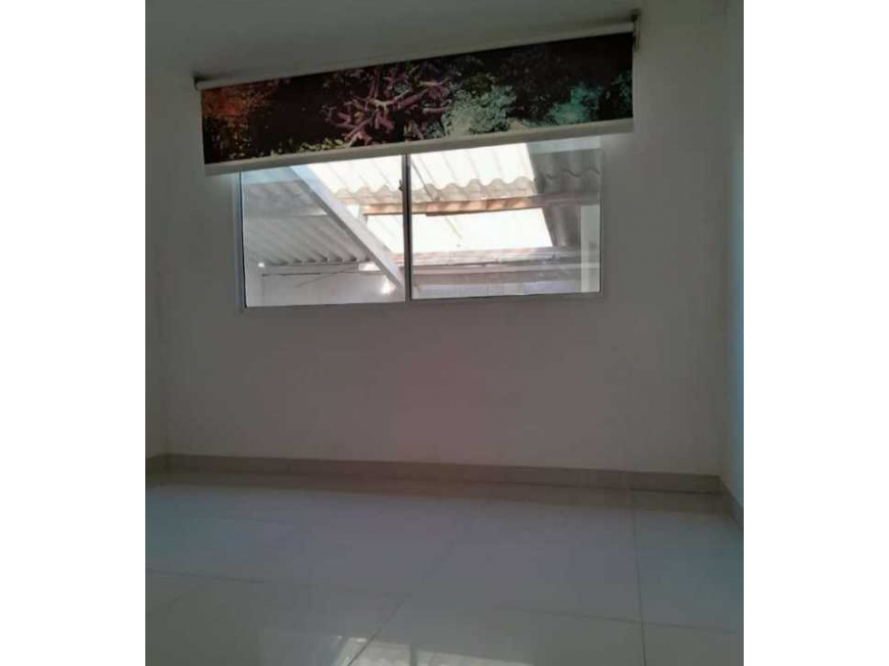 Linda casa de 2 niveles, 160m2, terraza en 3er piso, rodadero sur - 4