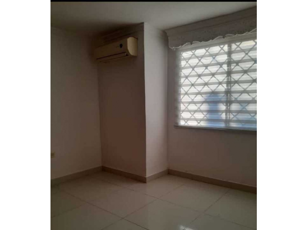 Linda casa de 2 niveles, 160m2, terraza en 3er piso, rodadero sur - 6