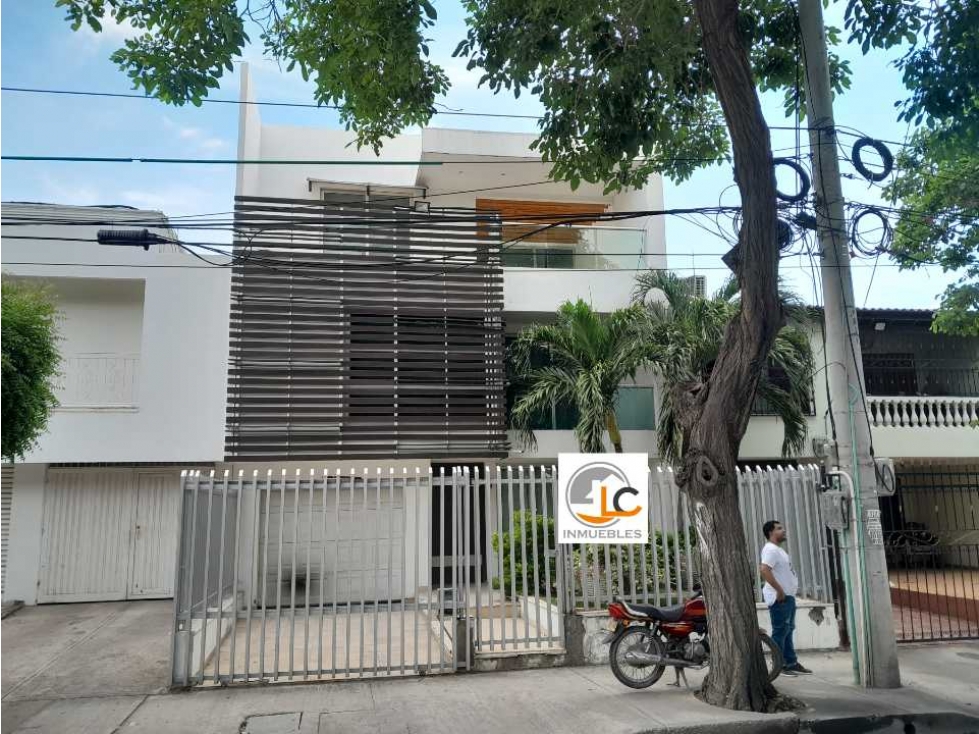 Se vende o se renta espectacular casa de 3 pisos, 408 m2, el porvenir
