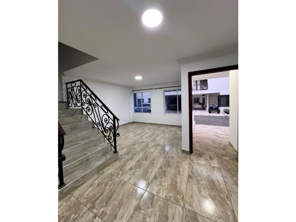 ESPECTACULAR CASA DE 3 PISOS CALI — foto 2