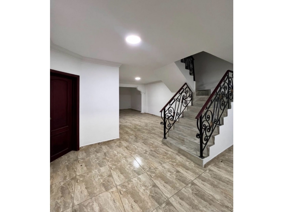 ESPECTACULAR CASA DE 3 PISOS CALI — foto 3