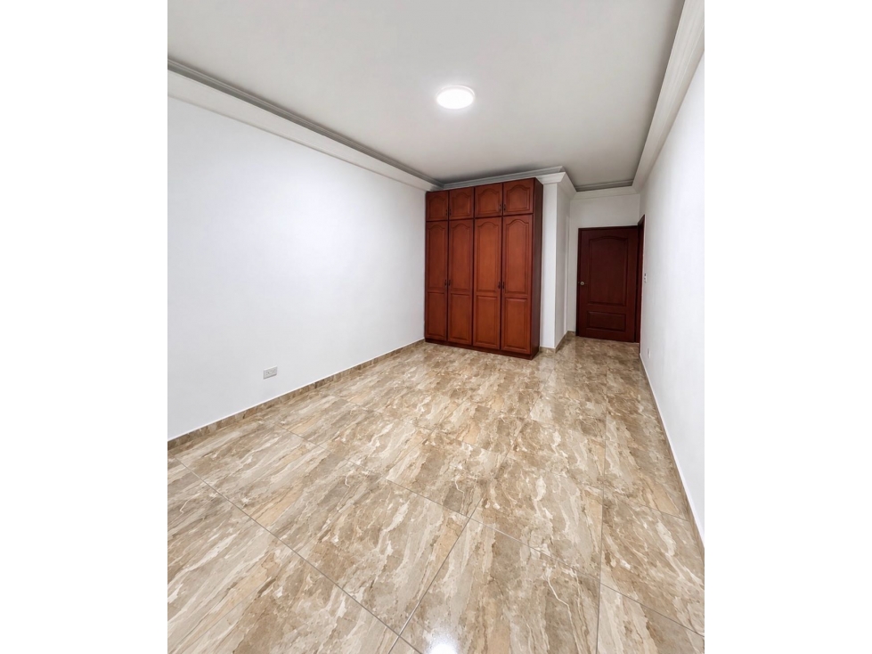 ESPECTACULAR CASA DE 3 PISOS CALI — foto 4