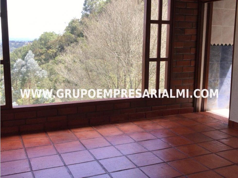 ESPECTACULAR CASA EN ARRIENDO - SECTOR RIONEGRO COD: 30124 - 5