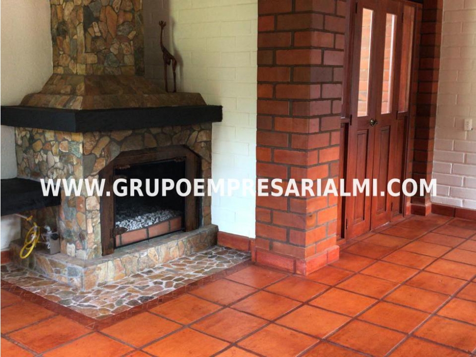 ESPECTACULAR CASA EN ARRIENDO - SECTOR RIONEGRO COD: 30124 - 6