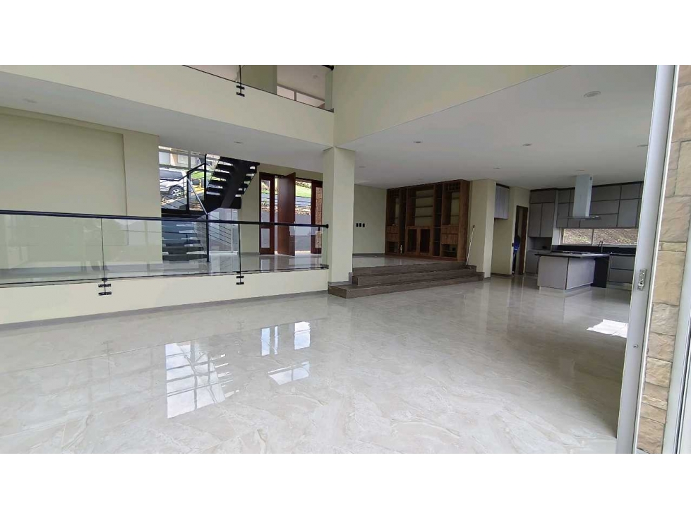 ESPECTACULAR CASA EN ARRIENDO EN YERBABUENA- CHIA