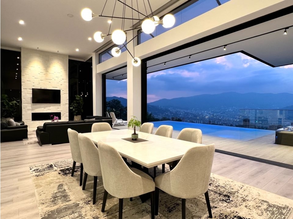 Espectacular casa en el Poblado con Vista a la Ciudad