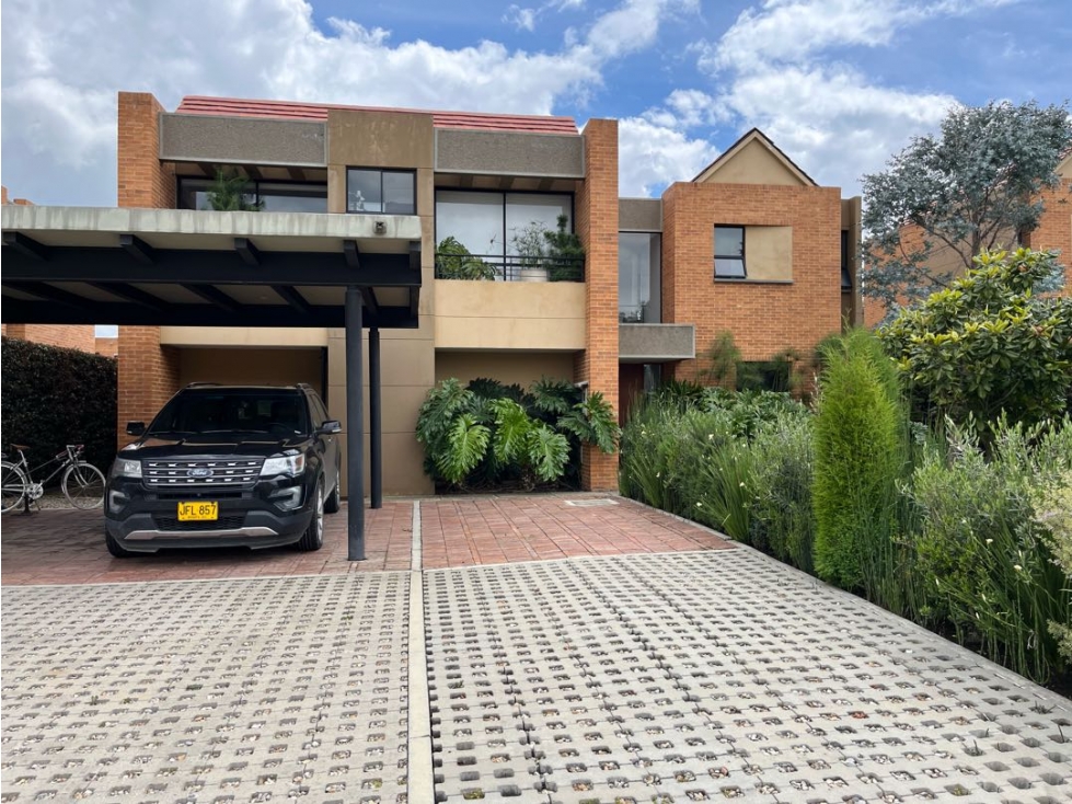¡ESPECTACULAR CASA EN CLUB HOUSE PARA VENTA EN LA MILLA DE ORO DE CHIA — foto 3