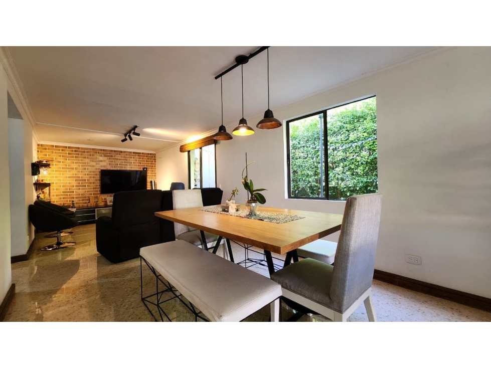 ESPECTACULAR CASA EN VENTA EN UNIDAD COMPLETA SABANETA ZONA PLANA — foto 3