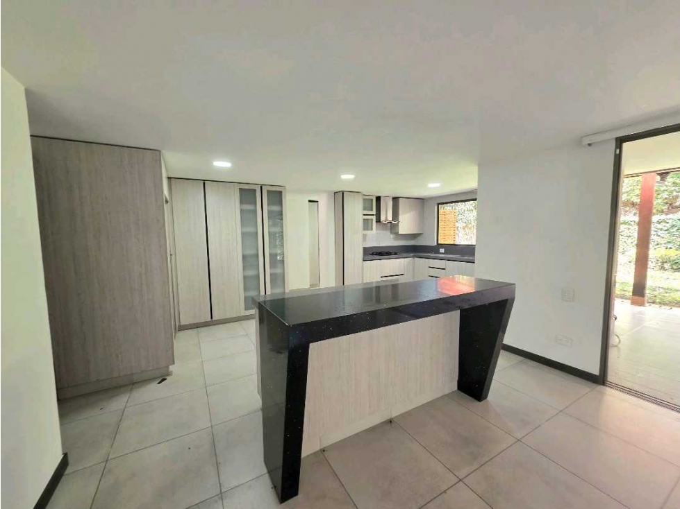 ESPECTACULAR CASA EN VENTA ENVIGADO LOMA BENEDICTINOS — foto 3