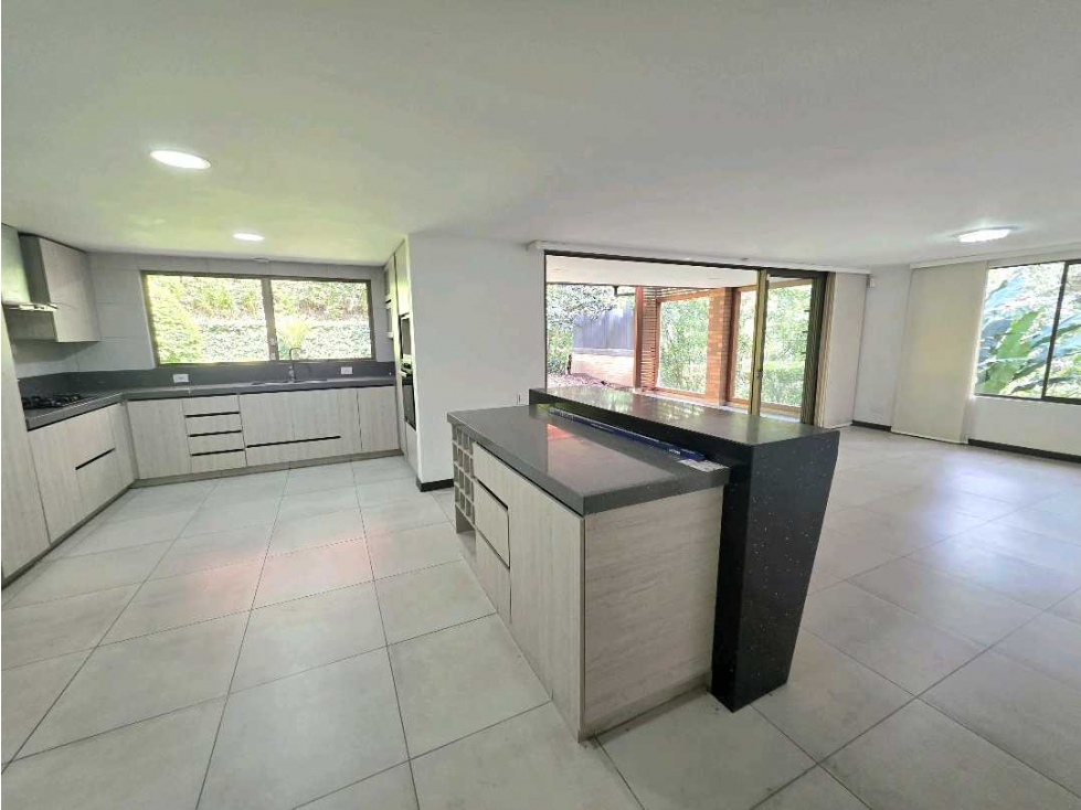 ESPECTACULAR CASA EN VENTA ENVIGADO LOMA BENEDICTINOS — foto 4