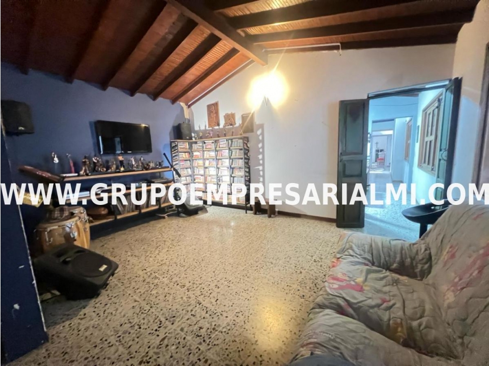 ESPECTACULAR CASA EN VENTA - SECTOR LOS COLORES COD: 30547