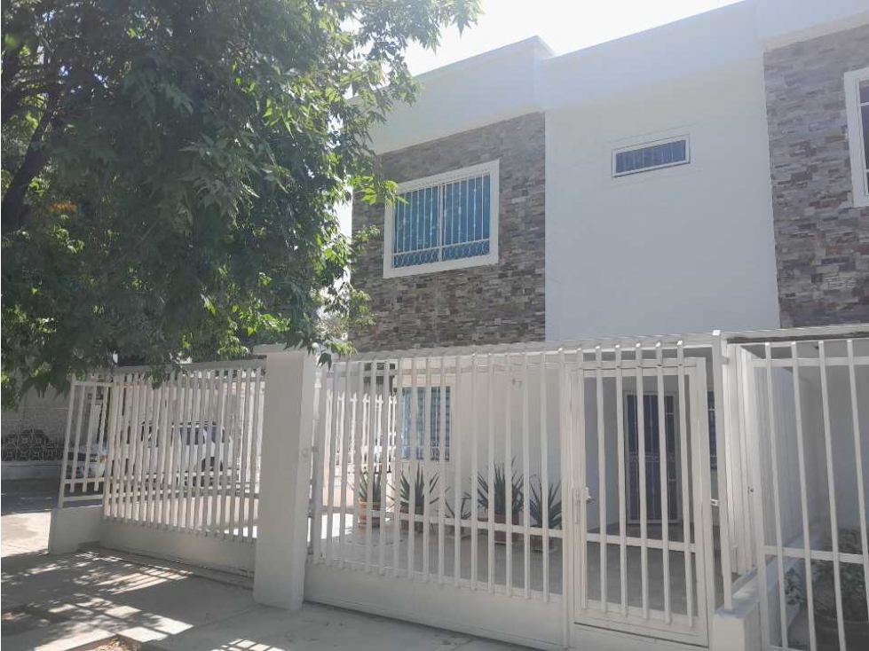 Espectacular casa esquinera de 2 pisos, 126m2, barrio libertador