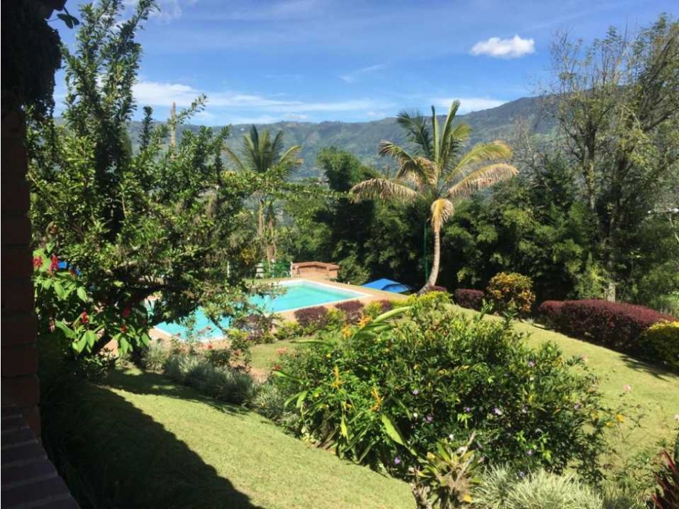 Espectacular casa finca en Copacabana