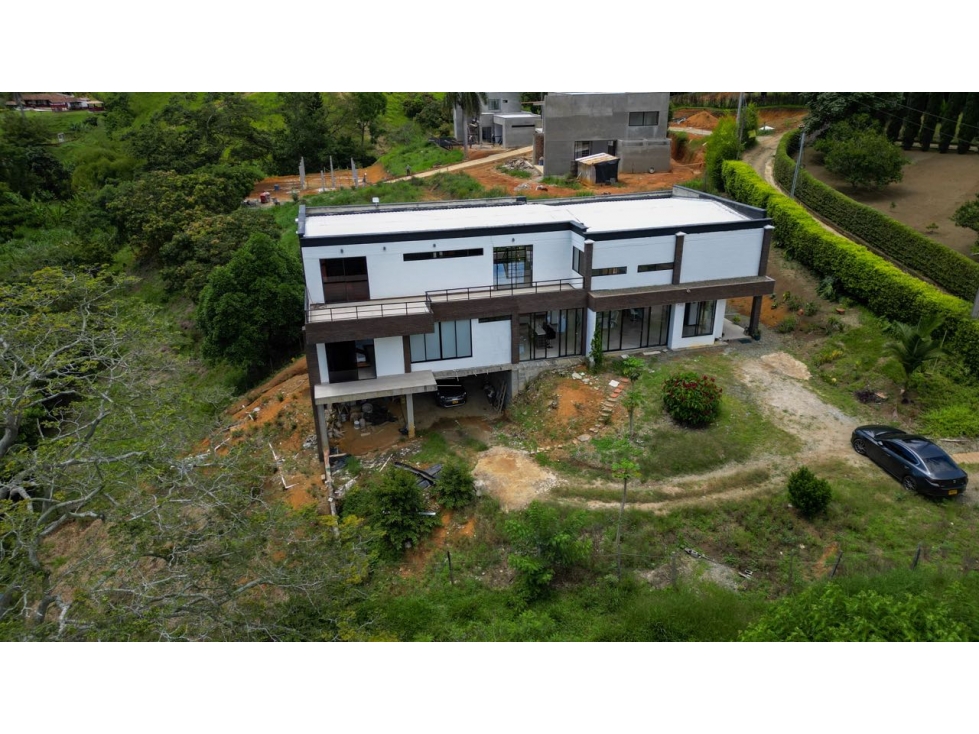 ESPECTACULAR CASA FINCA EN GIRARDOTA VDA EL TOTUMO — foto 2