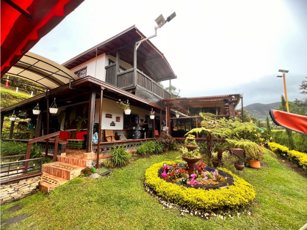 ESPECTACULAR CASA FINCA EN VENTA CON EXCELENTE UBICACIÓN Y VECINDARIO