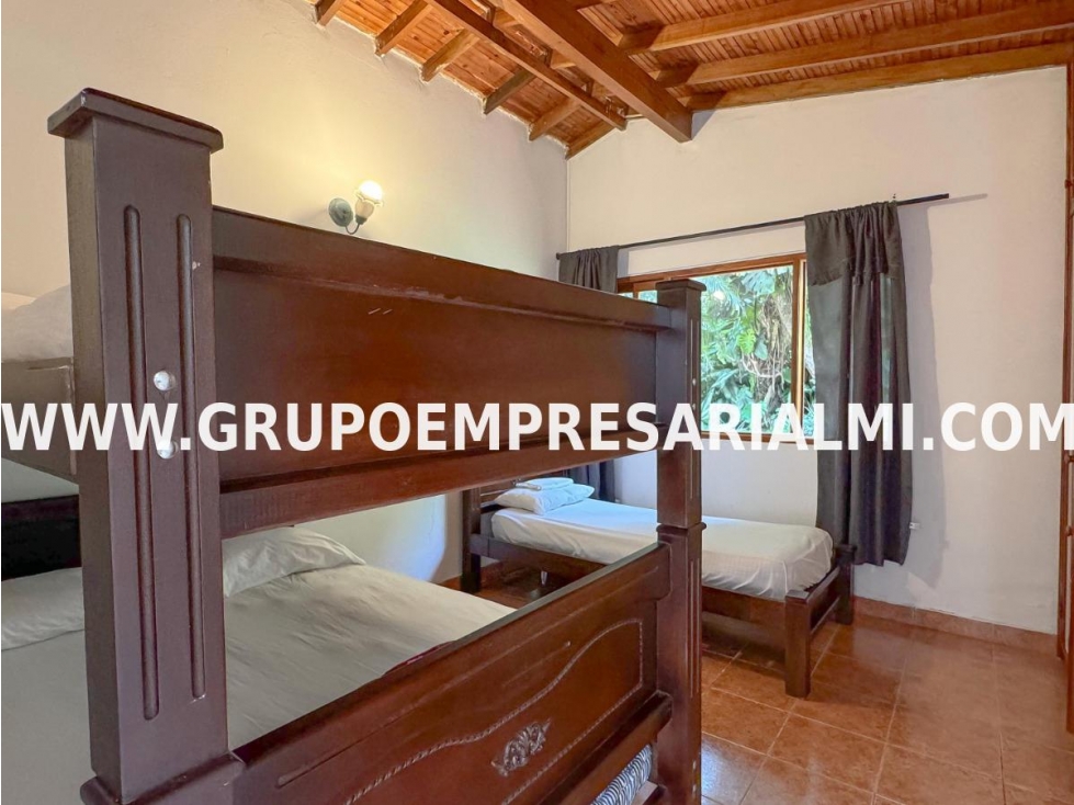 ESPECTACULAR CASA FINCA EN VENTA - SECTOR VEREDA ISAZA COD: 31819 - 5