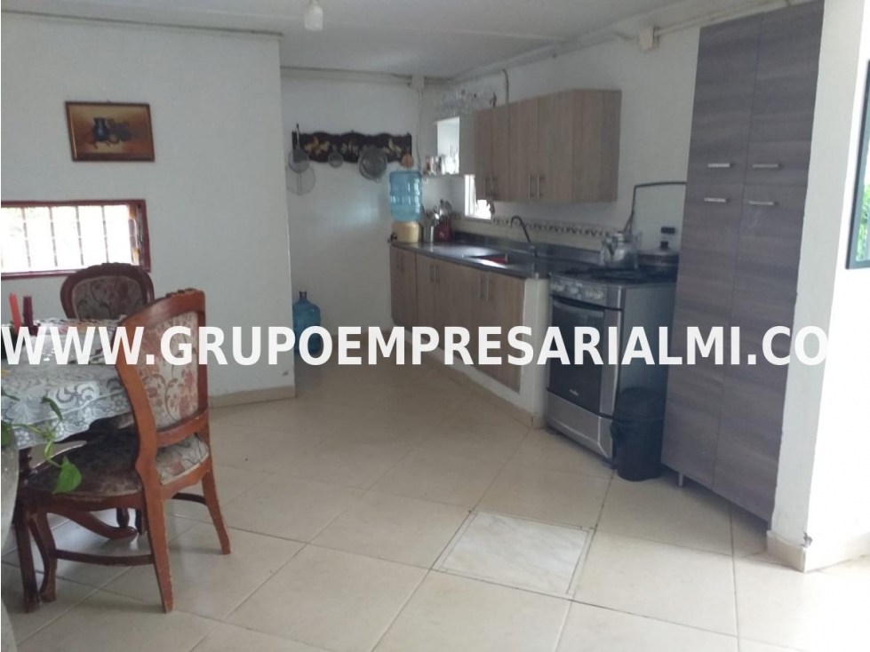 ESPECTACULAR CASA FINCA EN VENTA - SECTOR EL PEÑOL COD: 31942 - 6