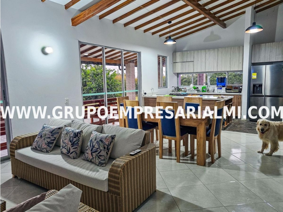 ESPECTACULAR CASA FINCA EN VENTA - SECTOR URRAO COD: 33674