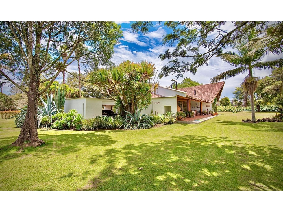 Venta Espectacular Casa y lote plano Futbol Parcelacion Llanogrande — foto 5