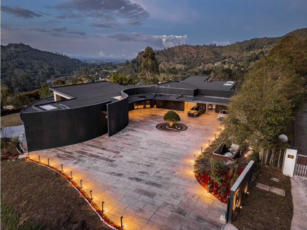 Espectacular casa para estrenar en Llanogrande