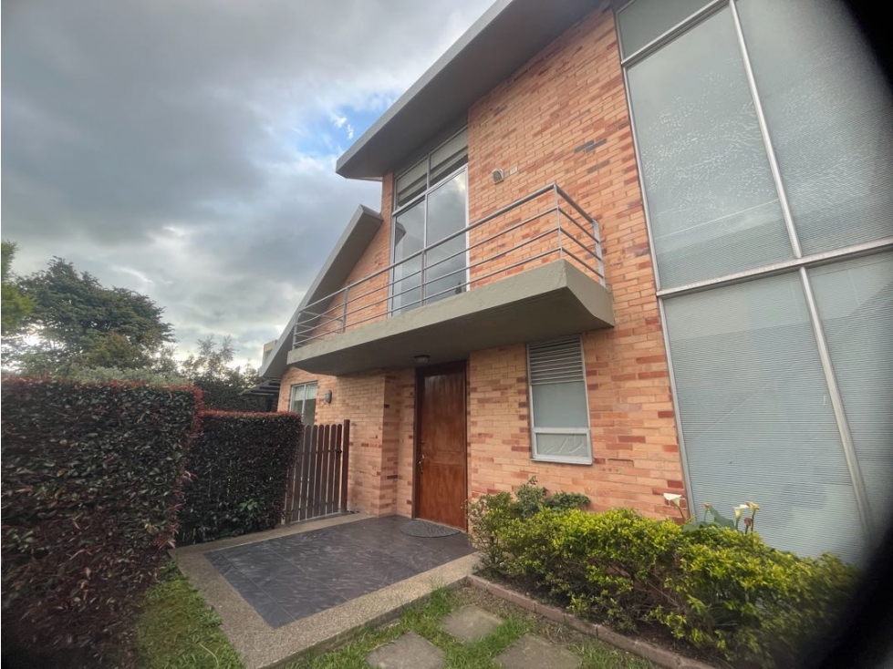 ESPECTACULAR CASA PARA LA VENTA EN EXCLUSIVO CONDOMINIO DE CHÍA — foto 2