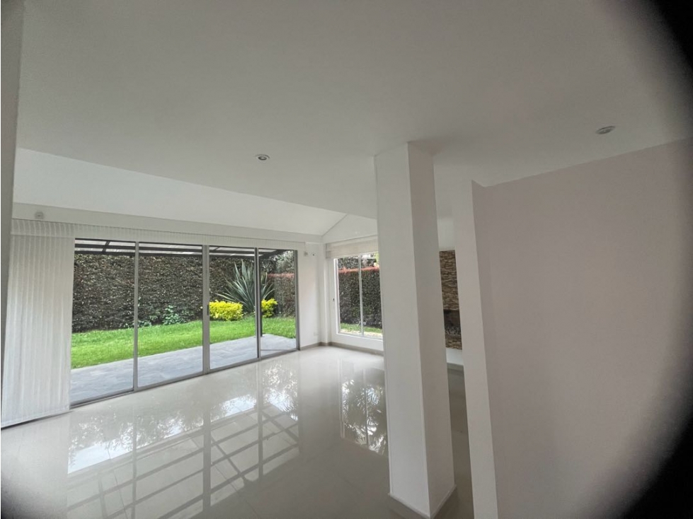 ESPECTACULAR CASA PARA LA VENTA EN EXCLUSIVO CONDOMINIO DE CHÍA — foto 3