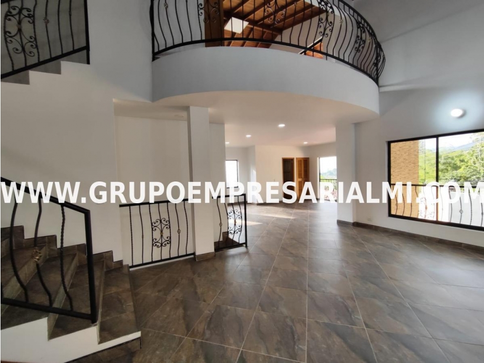 ESPECTACULAR CASA UNIFAMILIAR EN VENTA - SECTOR EL ESCOBERO COD: 31516