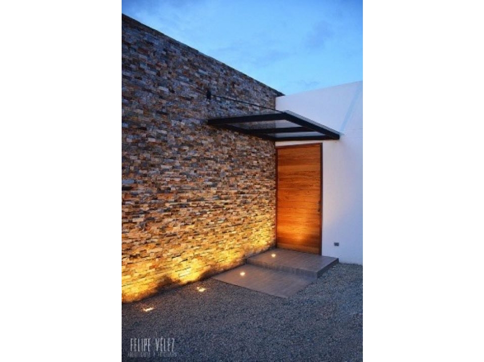 Venta de Finca Moderna a 1 hora y cuarto de Medellín - 2