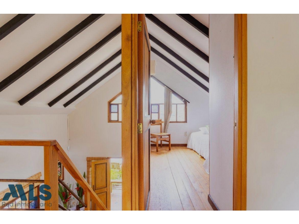 Espectacular finca con amplia zona verde(MLS#248652) - 6