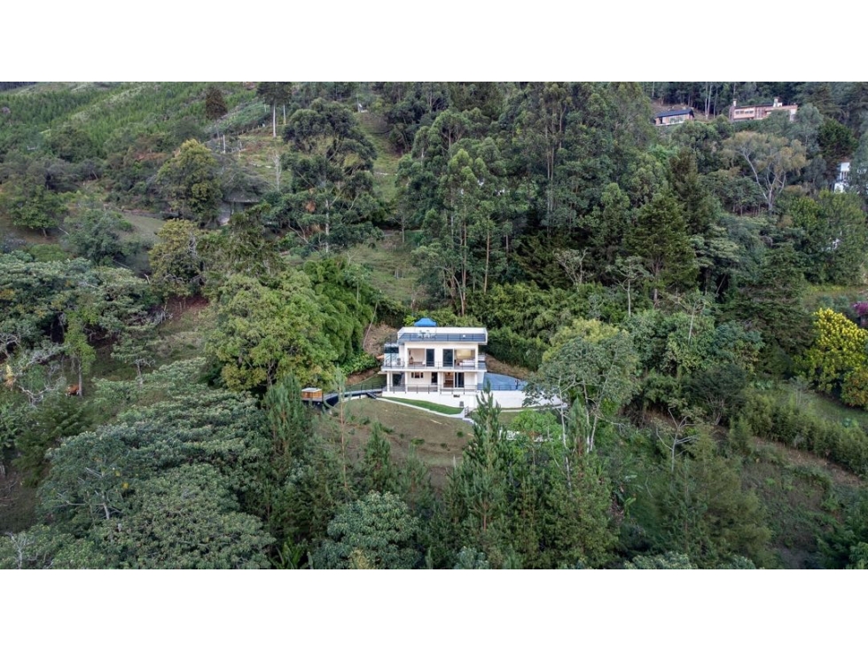 ESPECTACULAR FINCA INDEPENDIENTE LAS PALMAS