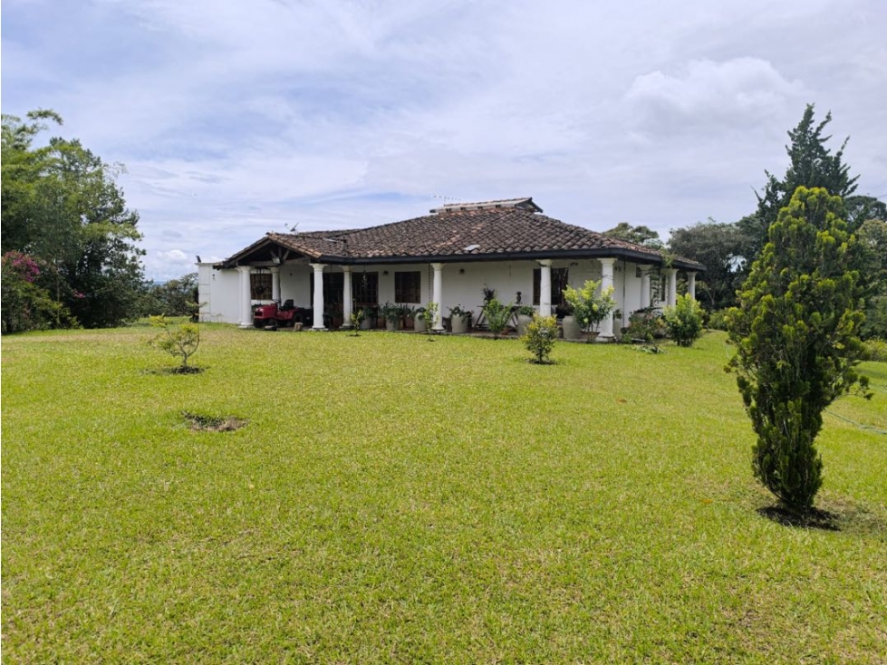 Espectacular finca independiente en La Ceja vereda Las Lomitas